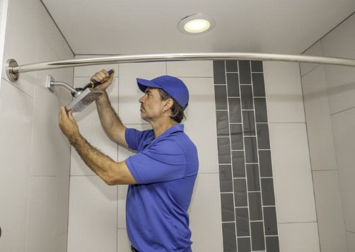 Can shower head holder be tightened?